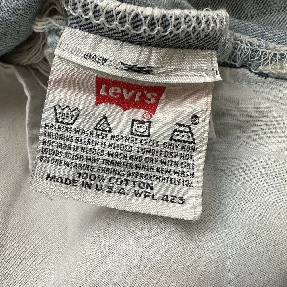 Levis features some